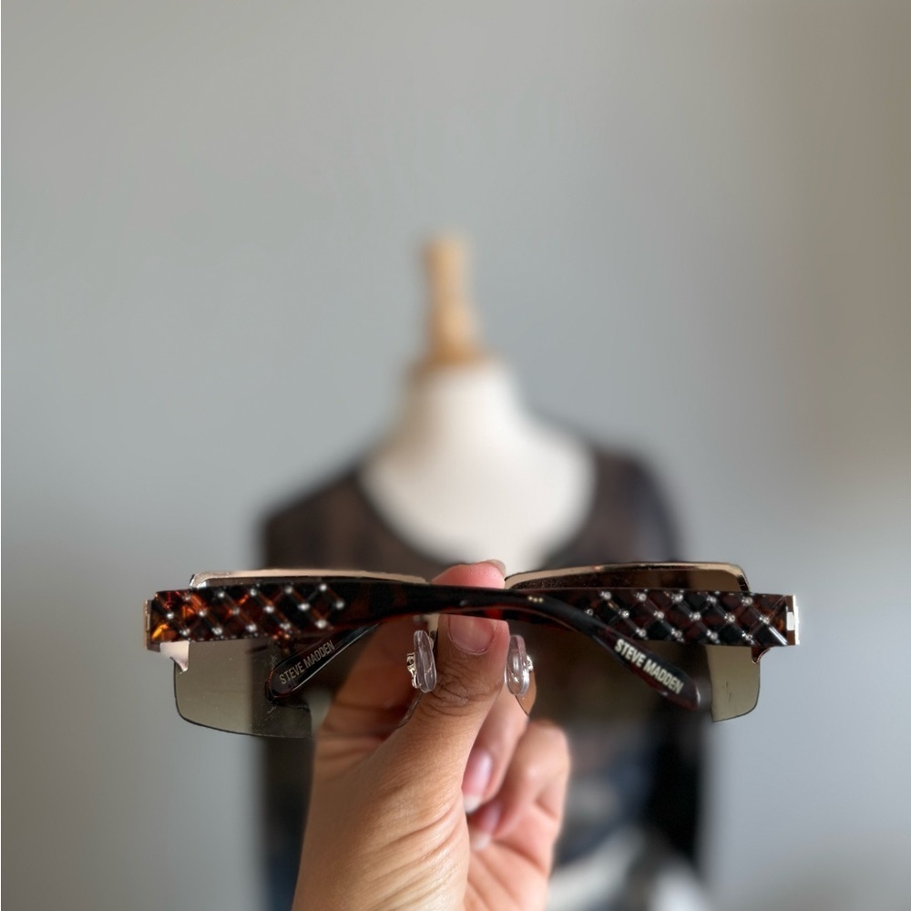 Y2k Steve Madden Tortoise Shell bedazzled Sunglasses